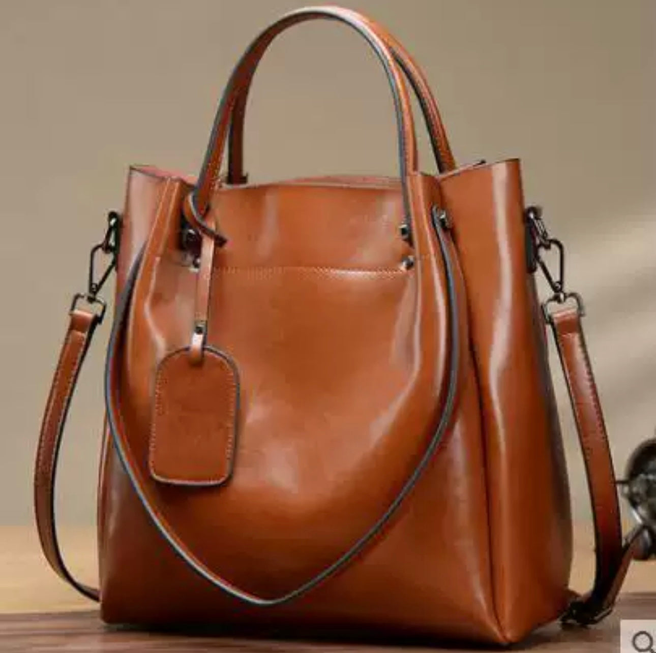 Elegant Elephant Legacy Tote – Premium Oil-Waxed Leather Handbag