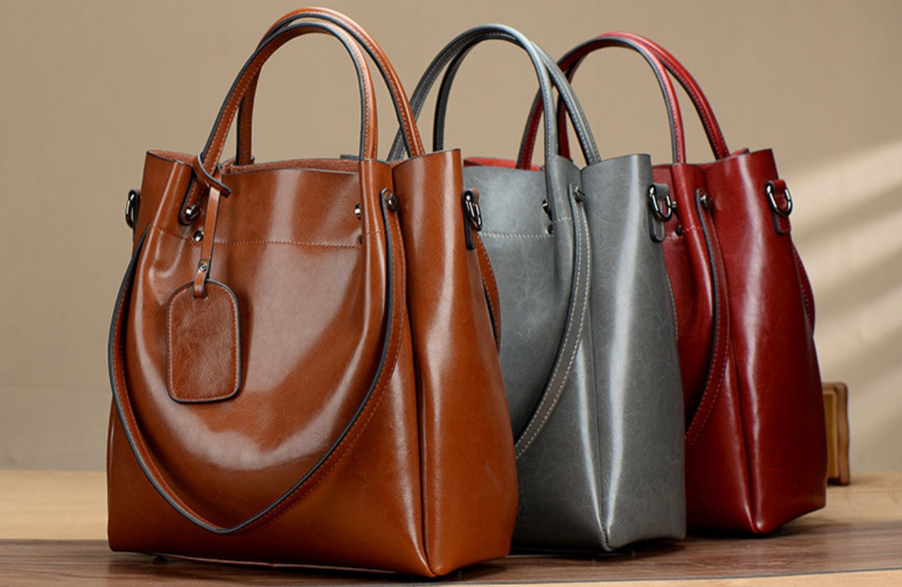 Elegant Elephant Legacy Tote – Premium Oil-Waxed Leather Handbag